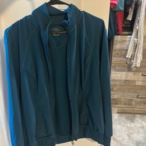 Figs scrub jacket size XL